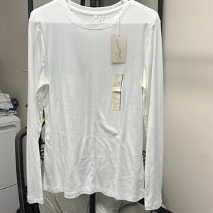 NWT Universal Thread Large White Long Sleeve Crew Neck Shirt